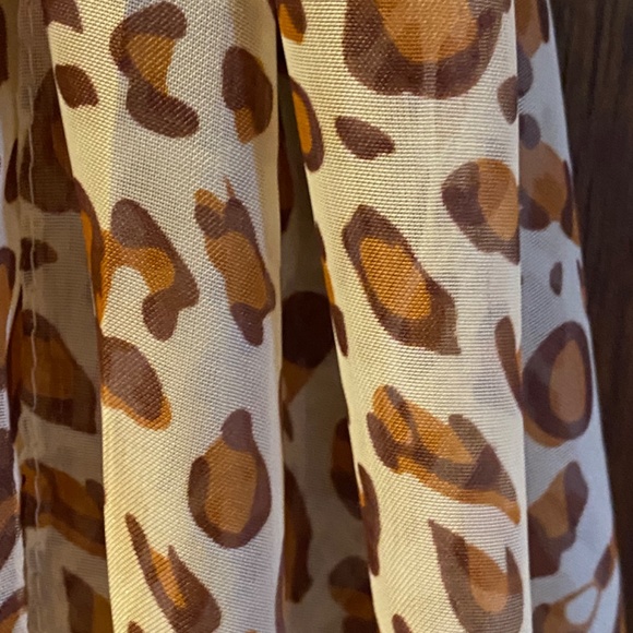 Leopard print scarf - Picture 8 of 10